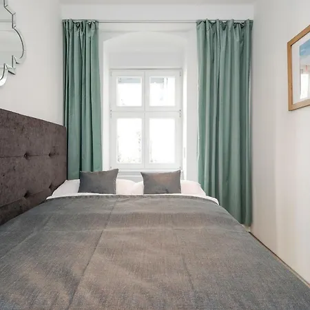 4 Personen Altbau nahe Kurfürstendamm Berlin Exterior foto